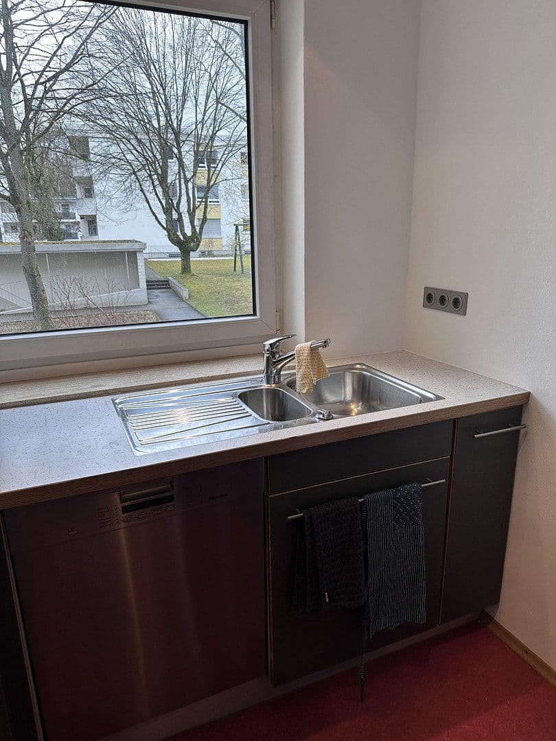 Prenájom bytu 5-izbový 126 m², München, Bavorsko Prenájom bytu 5-izbový 126 m², München, Bavorsko