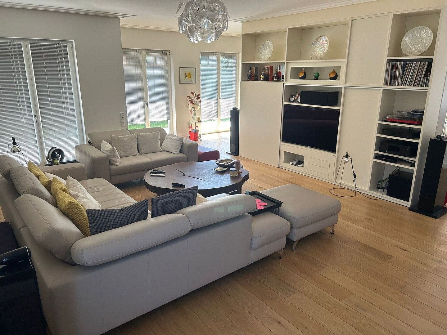 Predaj domu 260 m², pozemek 711 m², Reinbek, Šlezvicko-Holštajnsko Predaj domu 260 m², pozemek 711 m², Reinbek, Šlezvicko-Holštajnsko