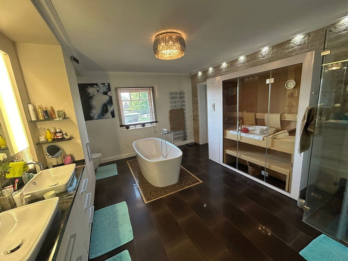 Predaj domu 260 m², pozemek 711 m², Reinbek, Šlezvicko-Holštajnsko Predaj domu 260 m², pozemek 711 m², Reinbek, Šlezvicko-Holštajnsko