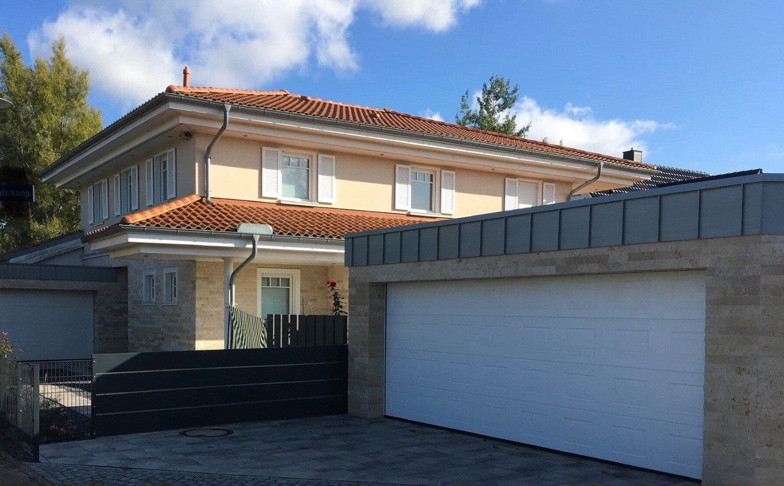 Predaj domu 260 m², pozemek 711 m², Reinbek, Šlezvicko-Holštajnsko Predaj domu 260 m², pozemek 711 m², Reinbek, Šlezvicko-Holštajnsko