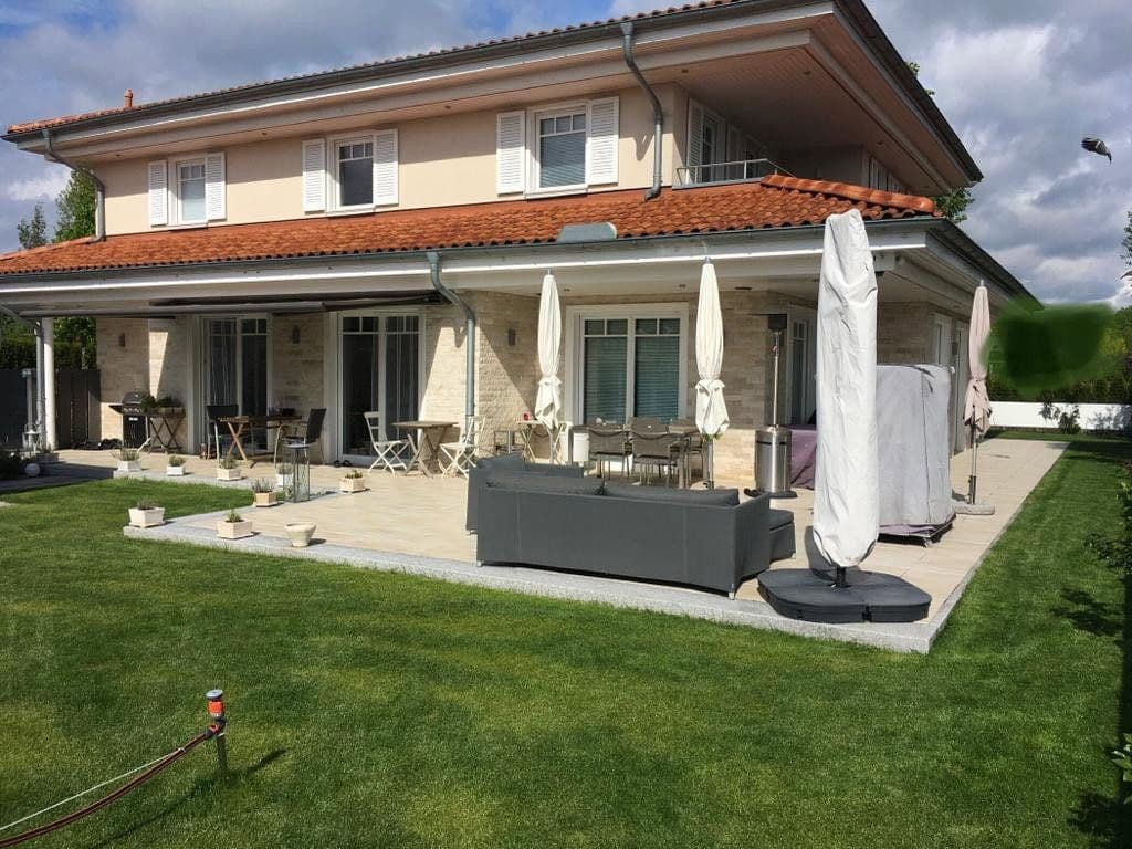 Predaj domu 260 m², pozemek 711 m², Reinbek, Šlezvicko-Holštajnsko Predaj domu 260 m², pozemek 711 m², Reinbek, Šlezvicko-Holštajnsko