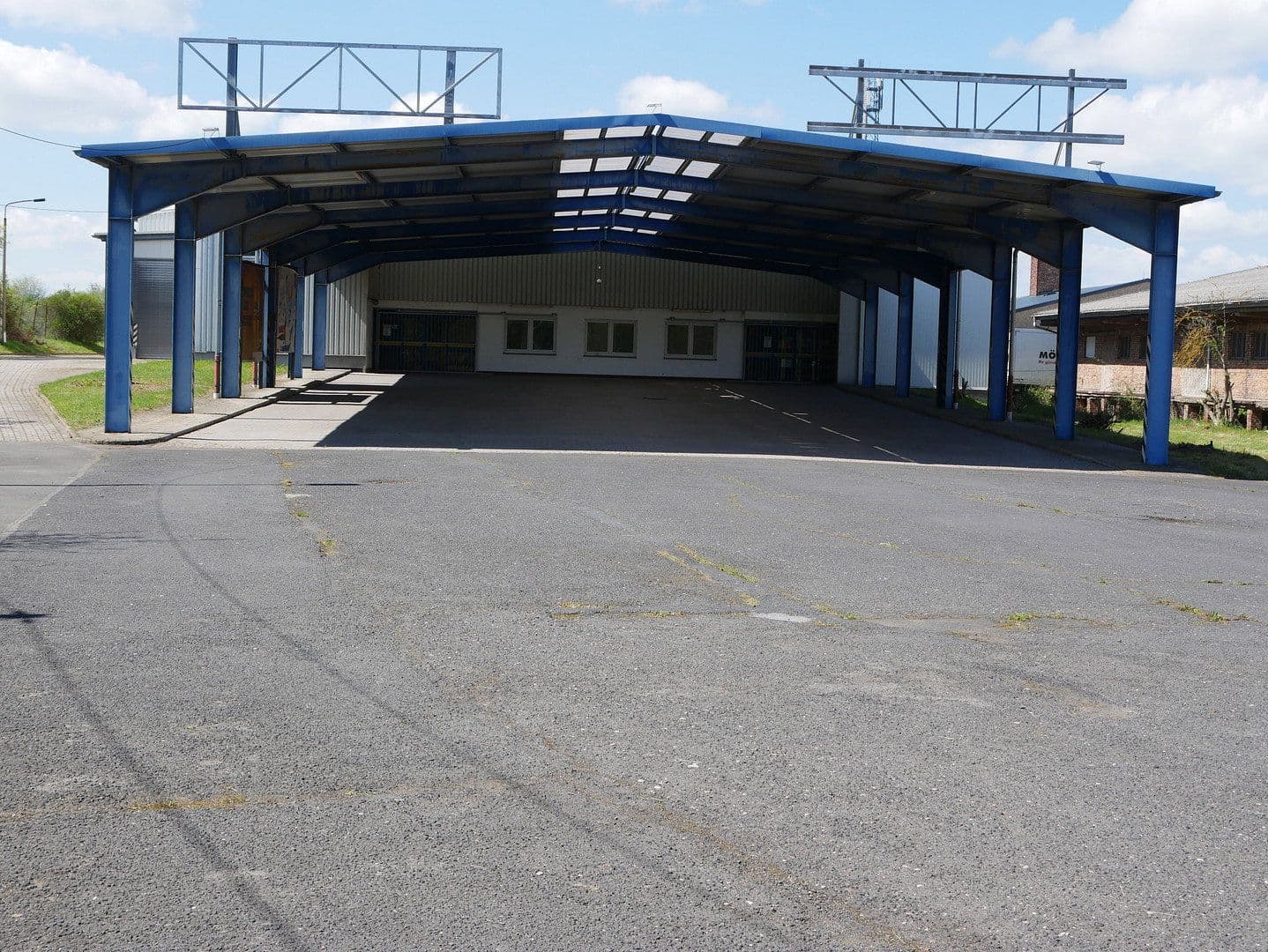 Prenájom nebytového priestoru 10.000 m², Salzunger Straße 115b, Leimbach, Durínsko Prenájom nebytového priestoru 10.000 m², Salzunger Straße 115b, Leimbach, Durínsko
