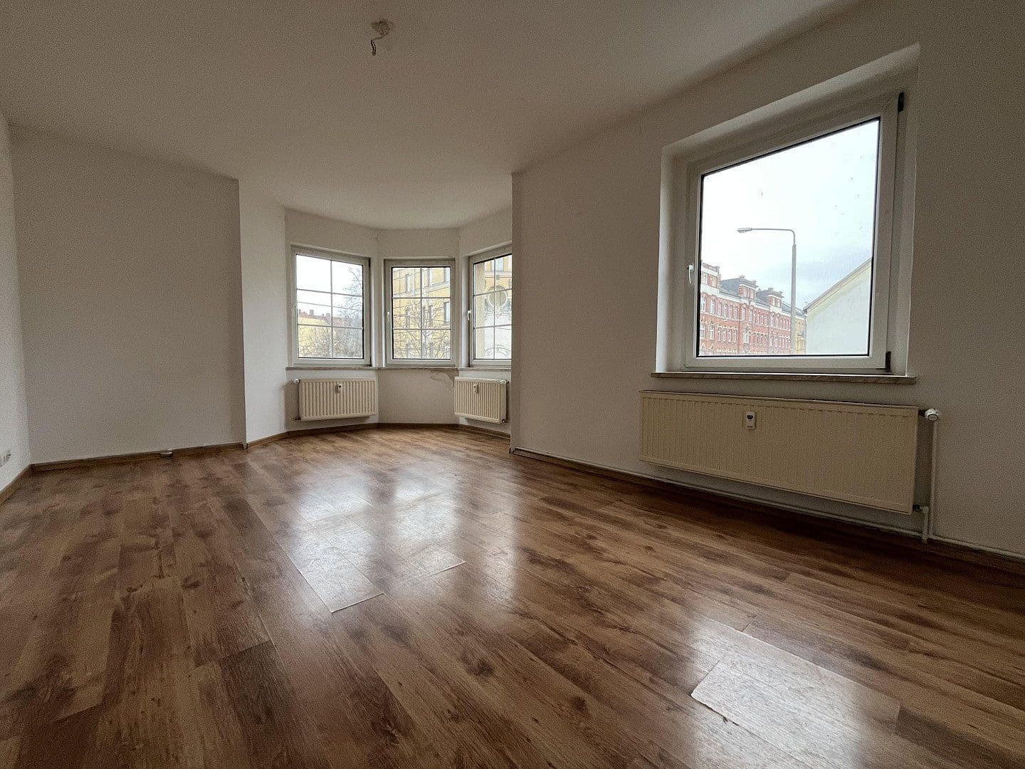 Prenájom bytu 3-izbový 76 m², Leipziger Straße 132, Zwickau, Sasko Prenájom bytu 3-izbový 76 m², Leipziger Straße 132, Zwickau, Sasko