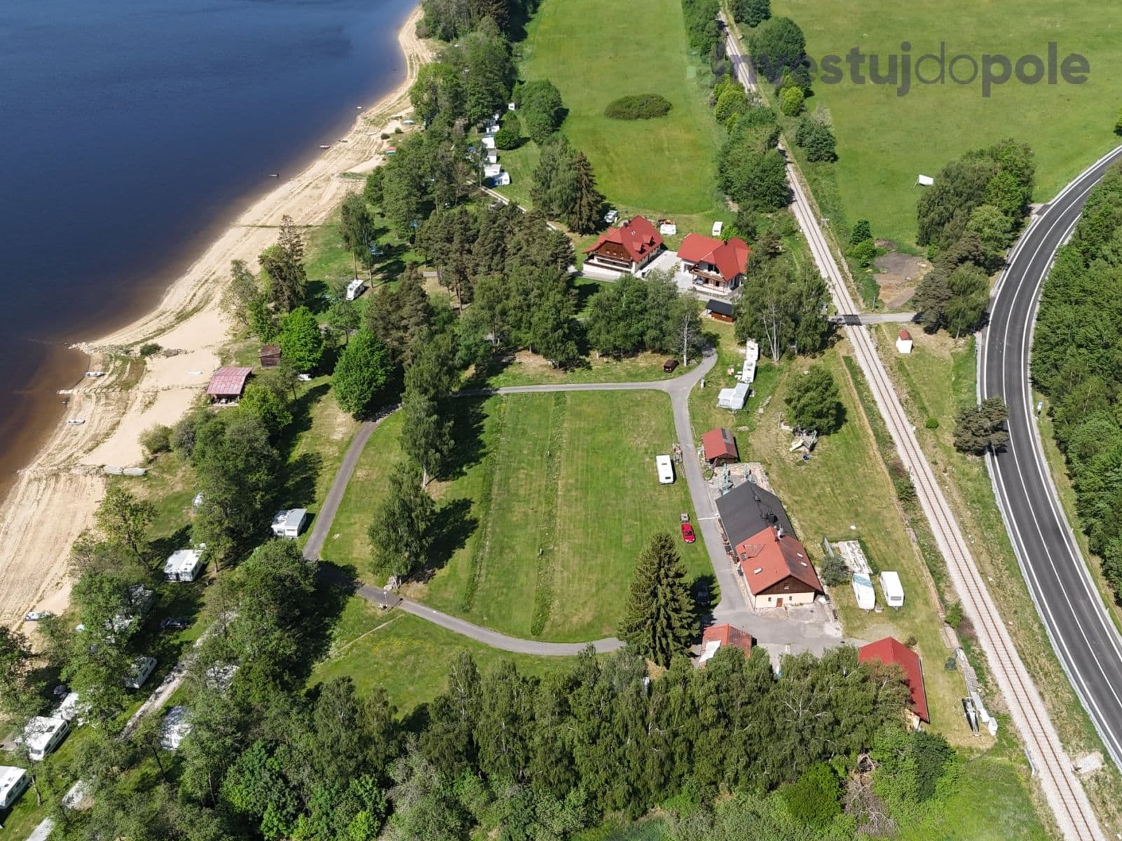Predaj pozemku 15.988 m², Horní Planá, Jihočeský kraj Predaj pozemku 15.988 m², Horní Planá, Jihočeský kraj