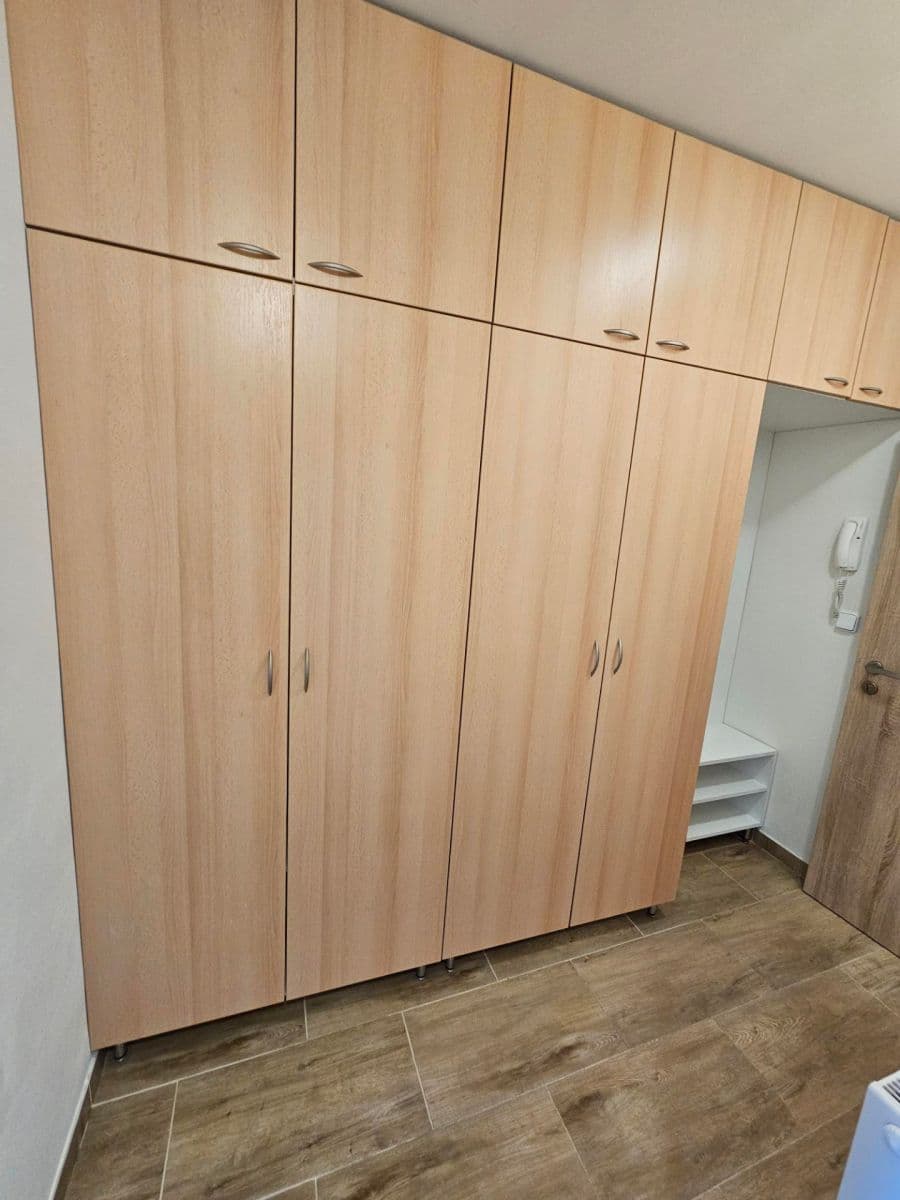 Prenájom bytu 2-izbový 32 m², Charbulova, Brno, Jihomoravský kraj Prenájom bytu 2-izbový 32 m², Charbulova, Brno, Jihomoravský kraj