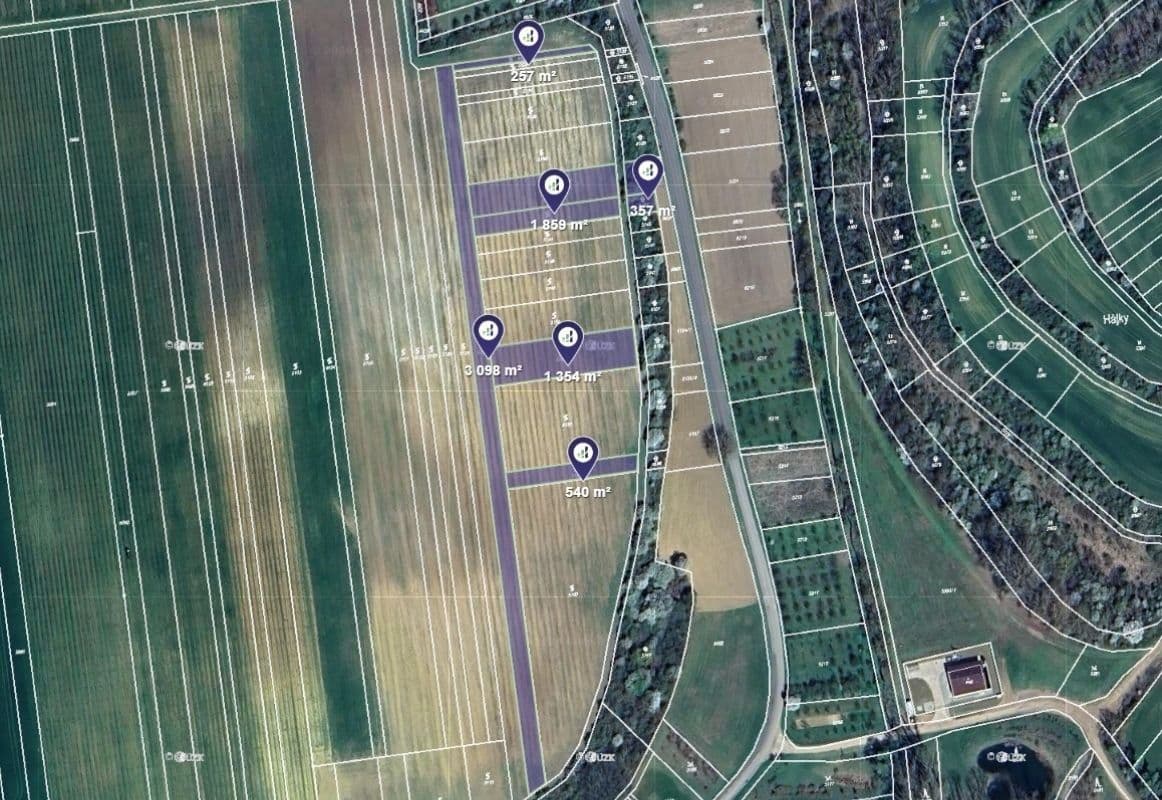 Predaj pozemku 12.565 m², Ořechov, Zlínský kraj Predaj pozemku 12.565 m², Ořechov, Zlínský kraj