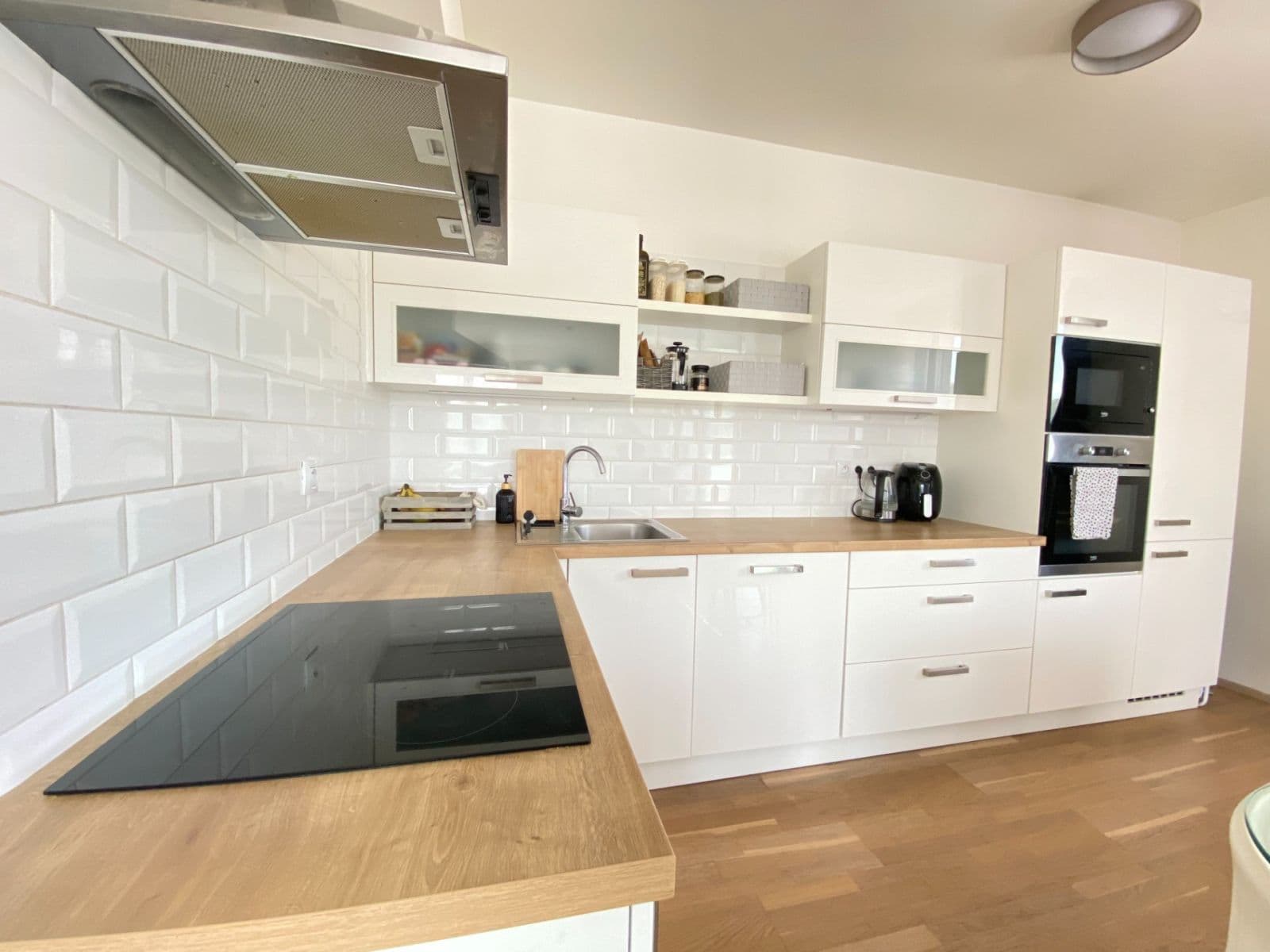 Prenájom bytu 2-izbový 61 m², Nekvasilova, Praha, Praha Prenájom bytu 2-izbový 61 m², Nekvasilova, Praha, Praha