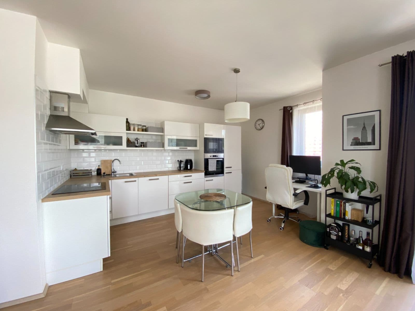 Prenájom bytu 2-izbový 61 m², Nekvasilova, Praha, Praha Prenájom bytu 2-izbový 61 m², Nekvasilova, Praha, Praha