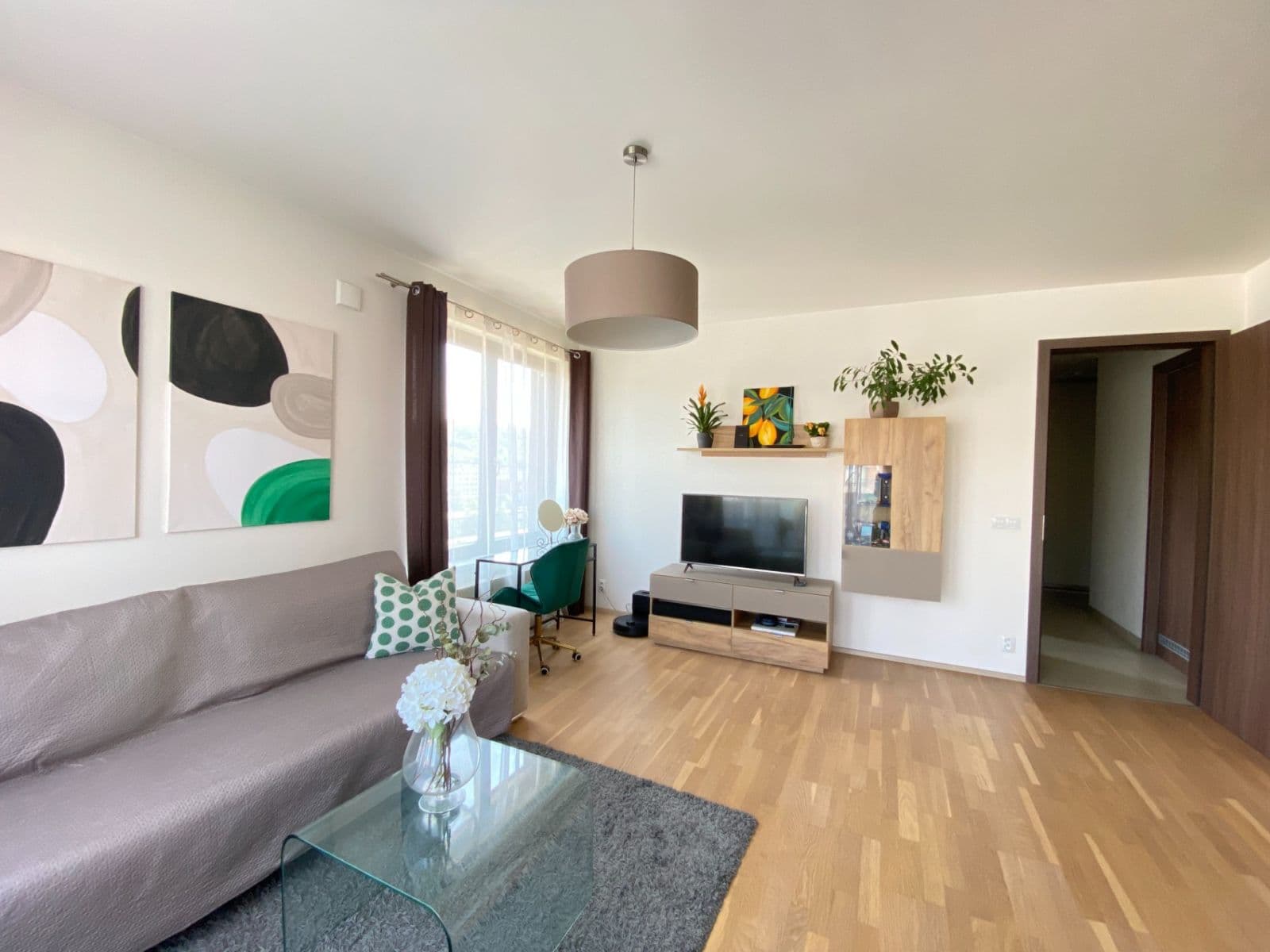 Prenájom bytu 2-izbový 61 m², Nekvasilova, Praha, Praha Prenájom bytu 2-izbový 61 m², Nekvasilova, Praha, Praha