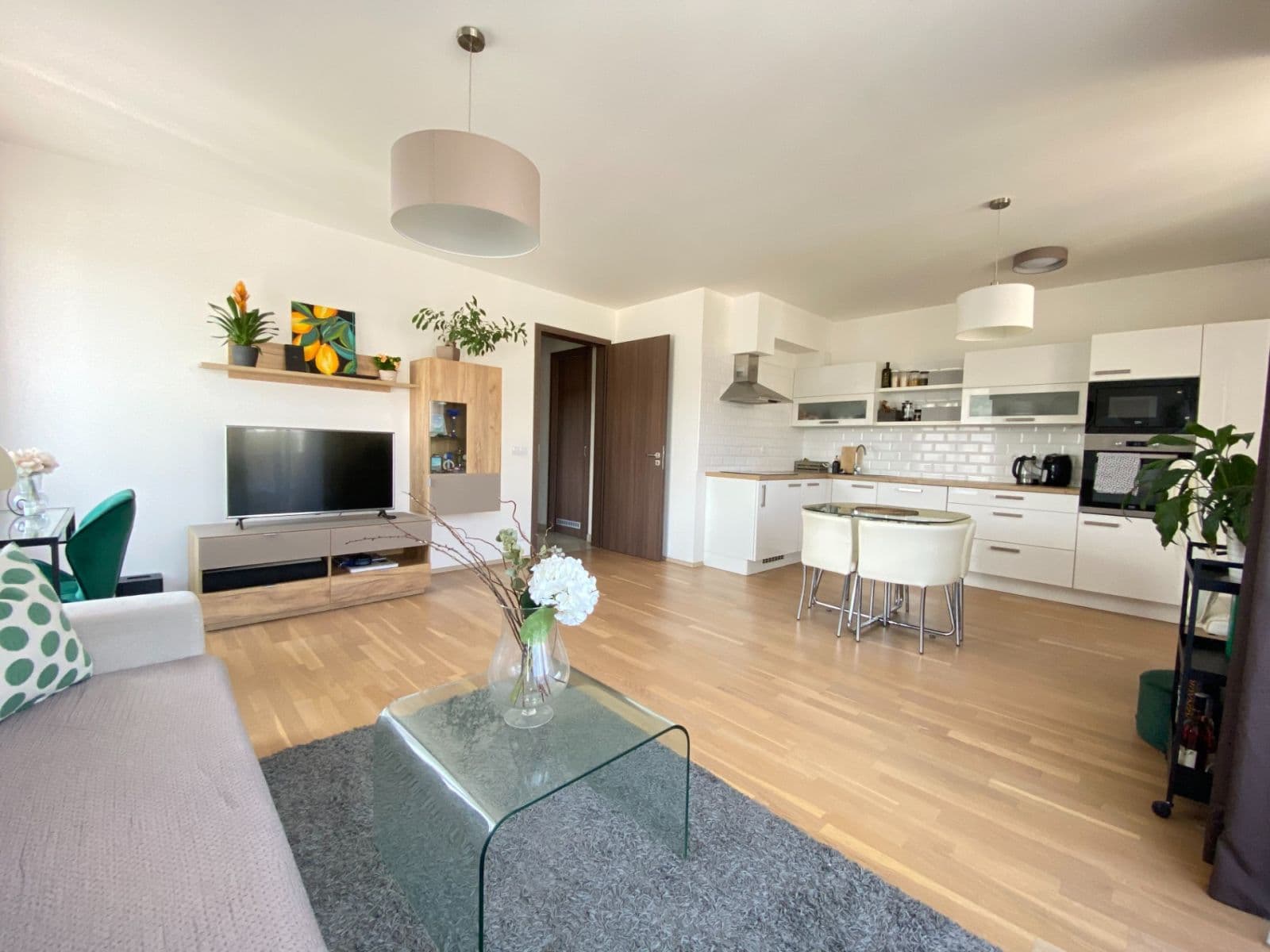 Prenájom bytu 2-izbový 61 m², Nekvasilova, Praha, Praha Prenájom bytu 2-izbový 61 m², Nekvasilova, Praha, Praha