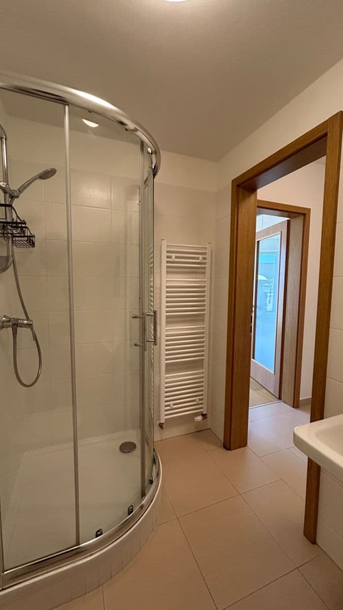 Prenájom bytu 2-izbový 62 m², K Beranovu, Praha, Praha Prenájom bytu 2-izbový 62 m², K Beranovu, Praha, Praha