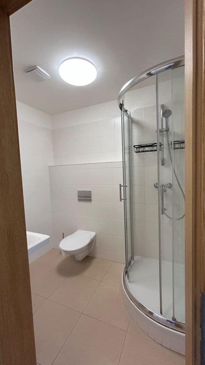 Prenájom bytu 2-izbový 62 m², K Beranovu, Praha, Praha Prenájom bytu 2-izbový 62 m², K Beranovu, Praha, Praha