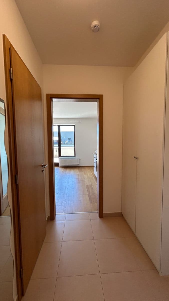 Prenájom bytu 2-izbový 62 m², K Beranovu, Praha, Praha Prenájom bytu 2-izbový 62 m², K Beranovu, Praha, Praha