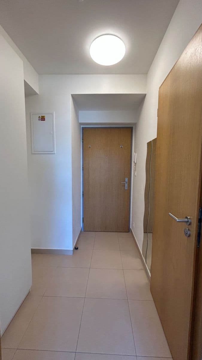 Prenájom bytu 2-izbový 62 m², K Beranovu, Praha, Praha Prenájom bytu 2-izbový 62 m², K Beranovu, Praha, Praha