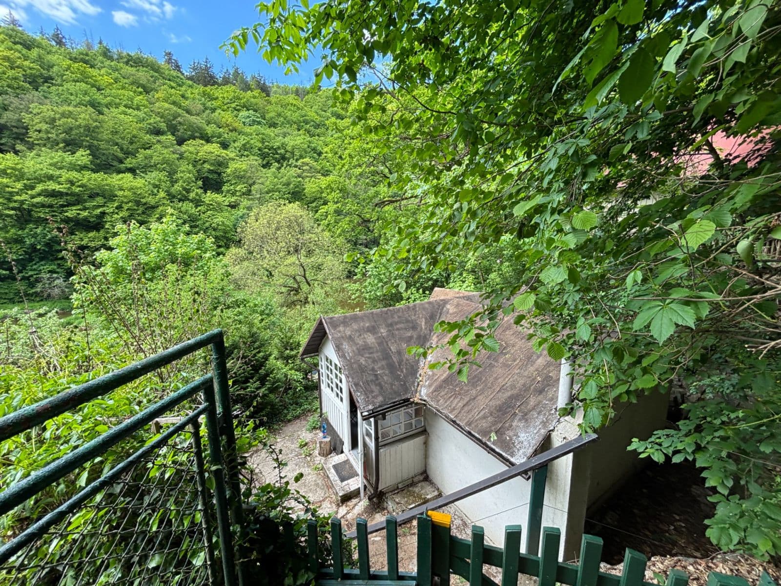 Predaj rekreačného objektu 29 m², pozemek 60 m², Jílové u Prahy, Středočeský kraj Predaj rekreačného objektu 29 m², pozemek 60 m², Jílové u Prahy, Středočeský kraj