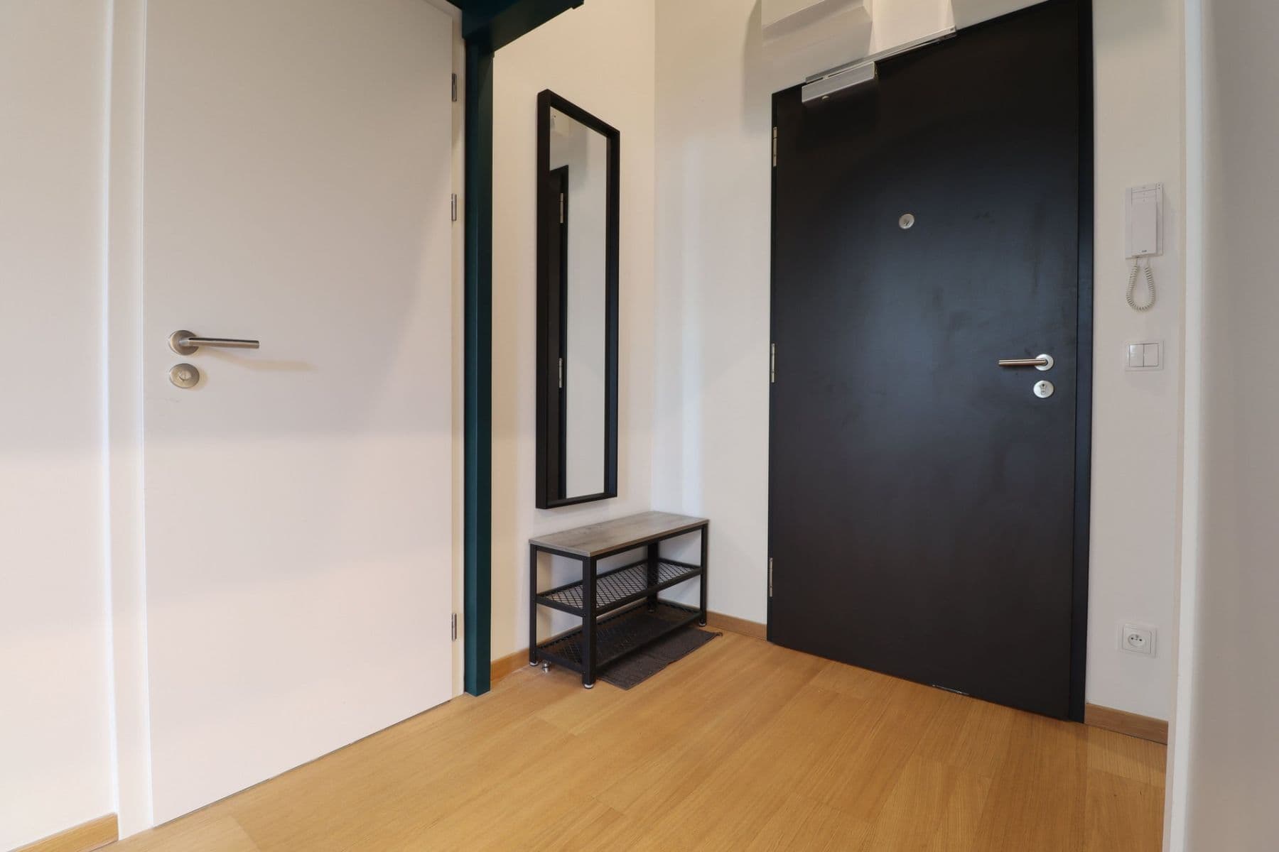 Prenájom bytu 1-izbový 45 m², V háji, Praha, Praha Prenájom bytu 1-izbový 45 m², V háji, Praha, Praha