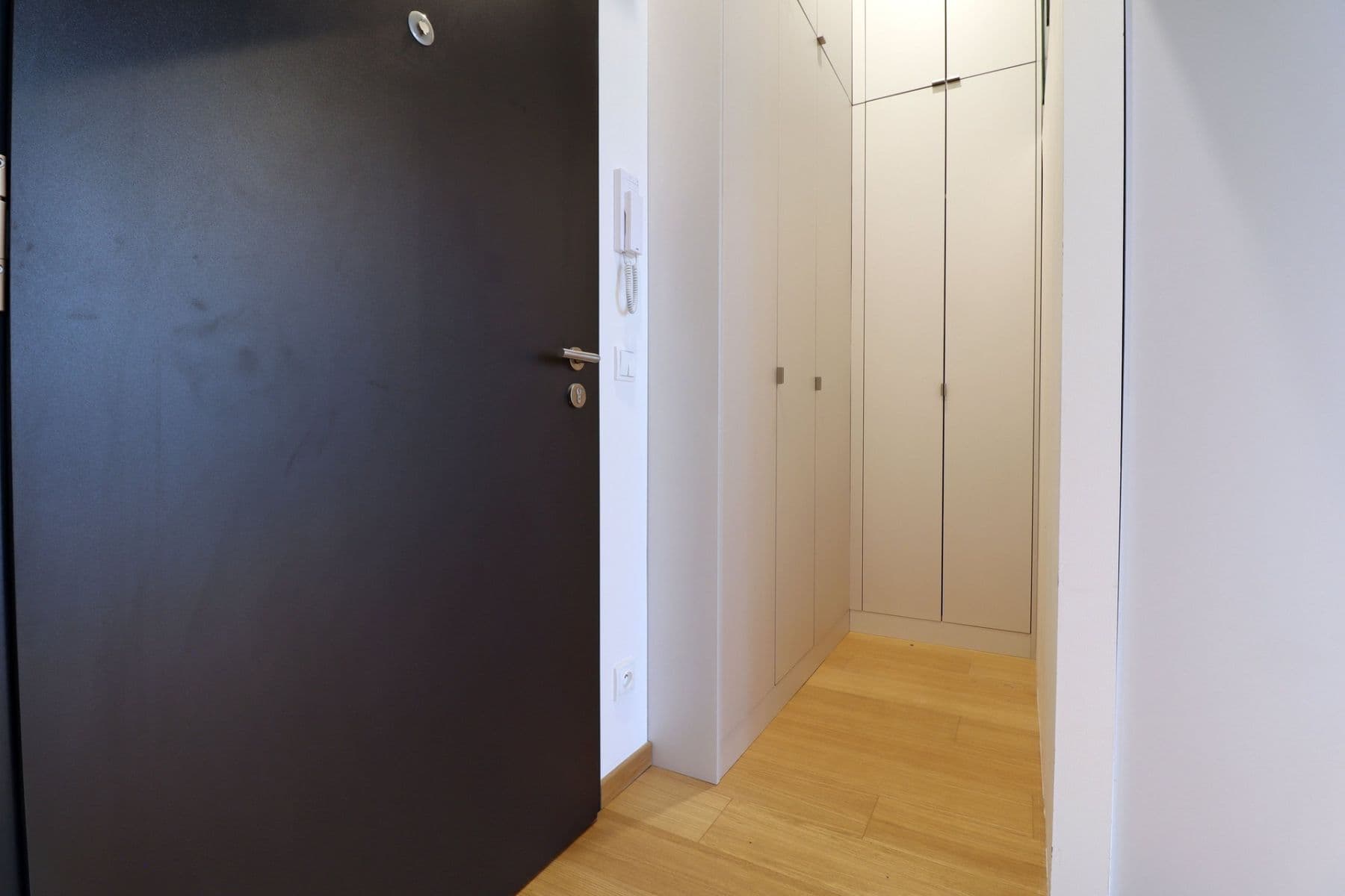 Prenájom bytu 1-izbový 45 m², V háji, Praha, Praha Prenájom bytu 1-izbový 45 m², V háji, Praha, Praha