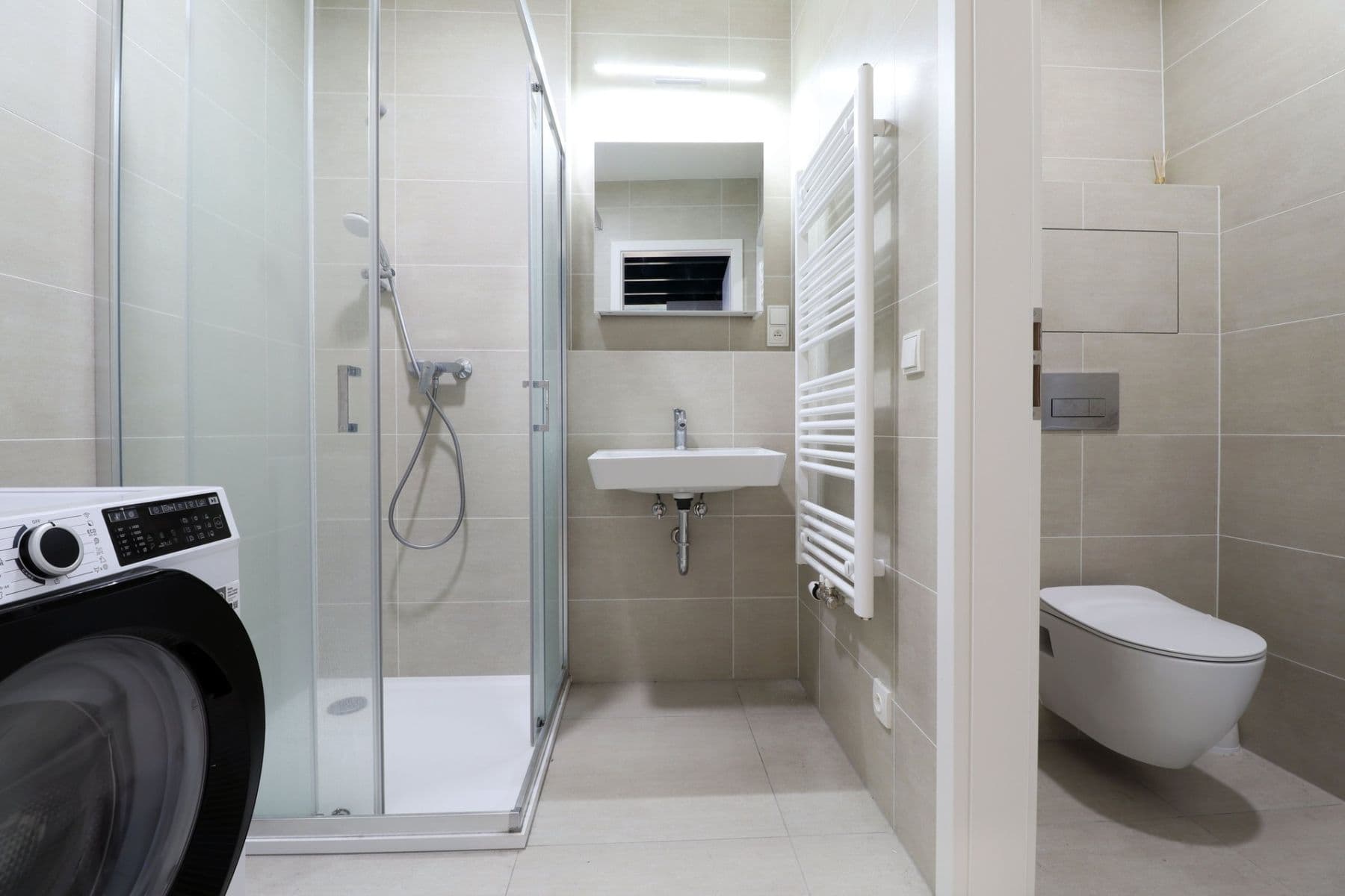 Prenájom bytu 1-izbový 45 m², V háji, Praha, Praha Prenájom bytu 1-izbový 45 m², V háji, Praha, Praha