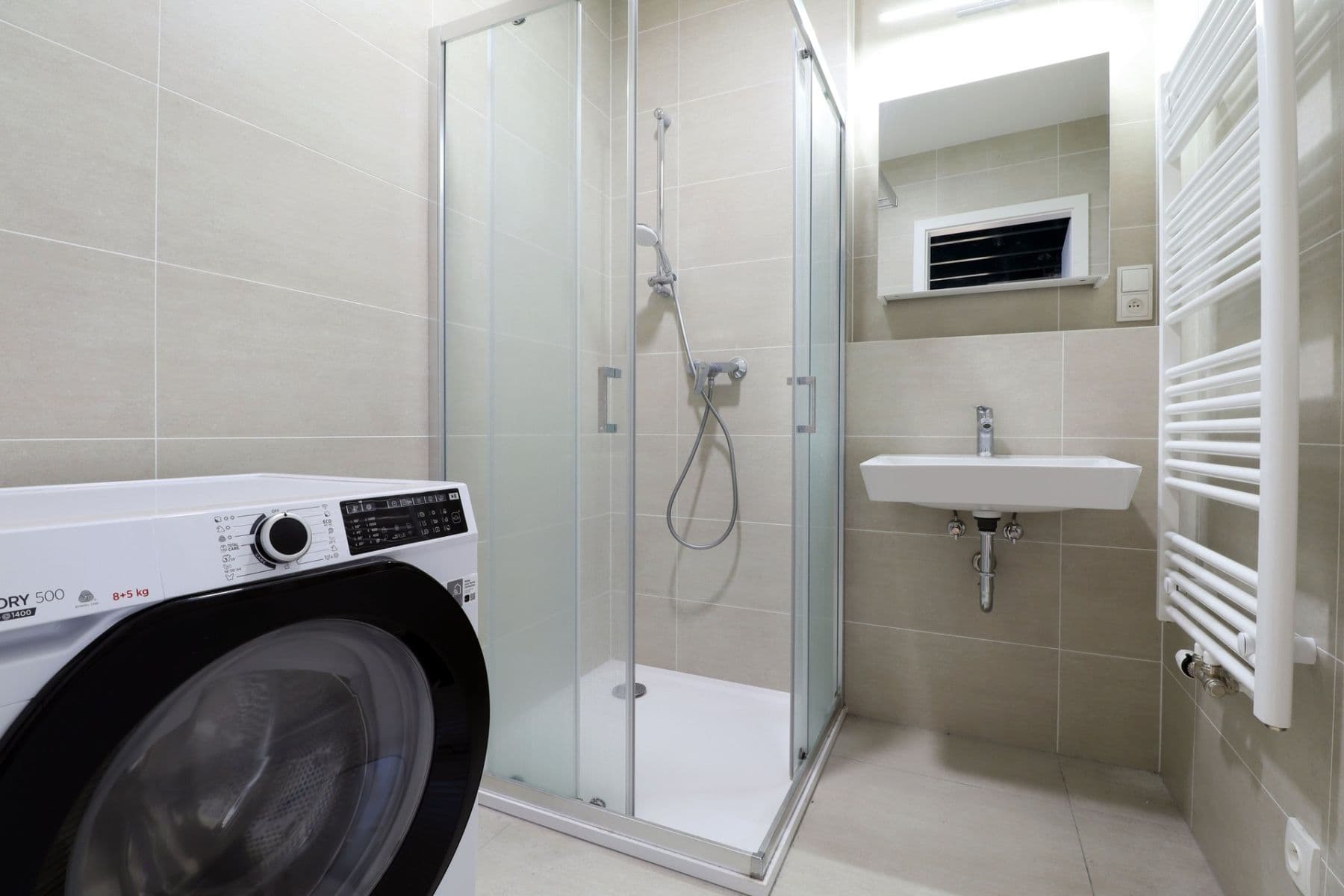 Prenájom bytu 1-izbový 45 m², V háji, Praha, Praha Prenájom bytu 1-izbový 45 m², V háji, Praha, Praha
