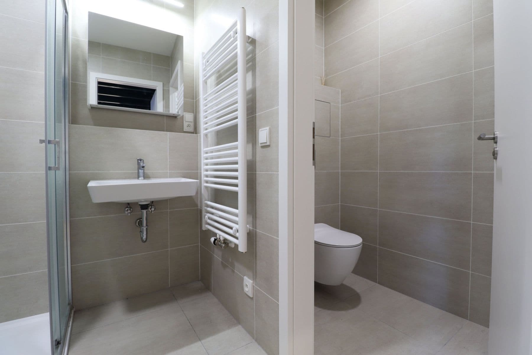 Prenájom bytu 1-izbový 45 m², V háji, Praha, Praha Prenájom bytu 1-izbový 45 m², V háji, Praha, Praha