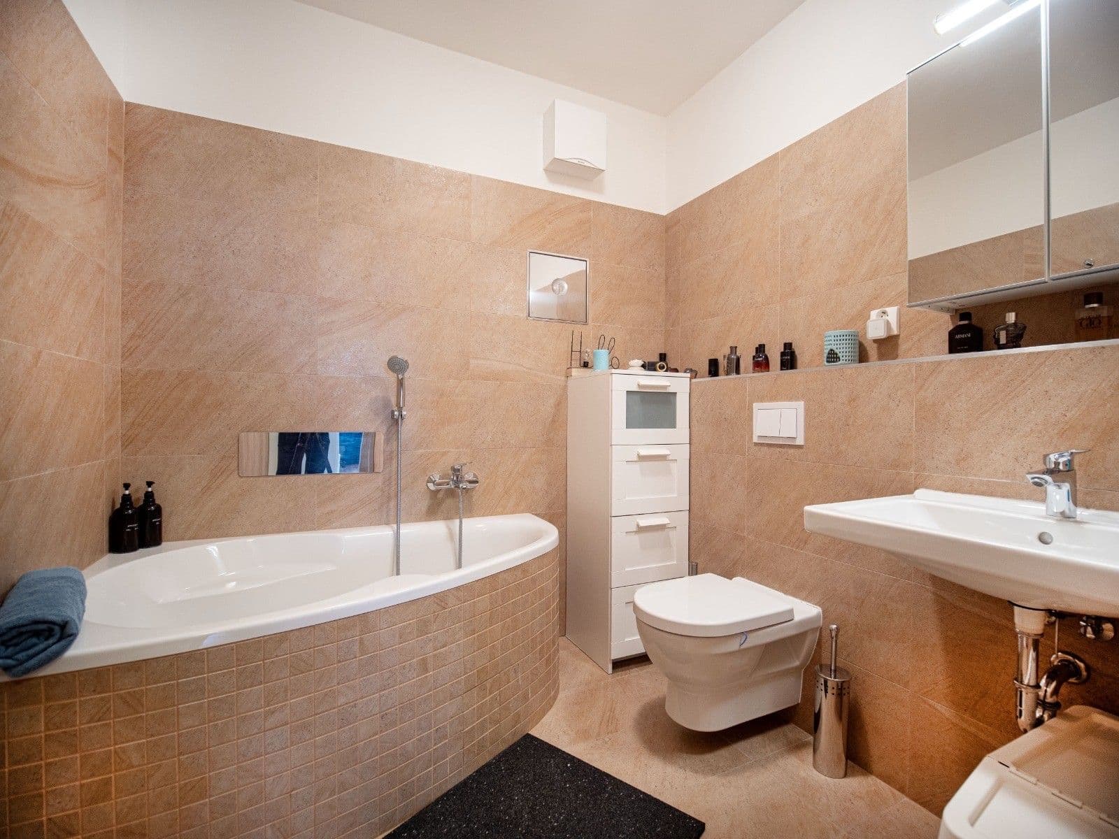 Predaj bytu 3-izbový 94 m², Škrábkových, Praha, Praha Predaj bytu 3-izbový 94 m², Škrábkových, Praha, Praha