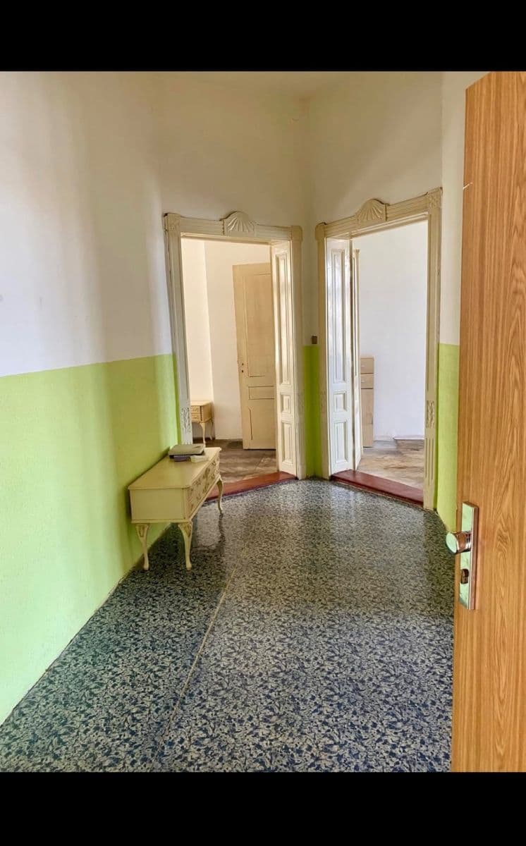 Prenájom bytu 3-izbový 94 m², Západní, Karlovy Vary, Karlovarský kraj Prenájom bytu 3-izbový 94 m², Západní, Karlovy Vary, Karlovarský kraj