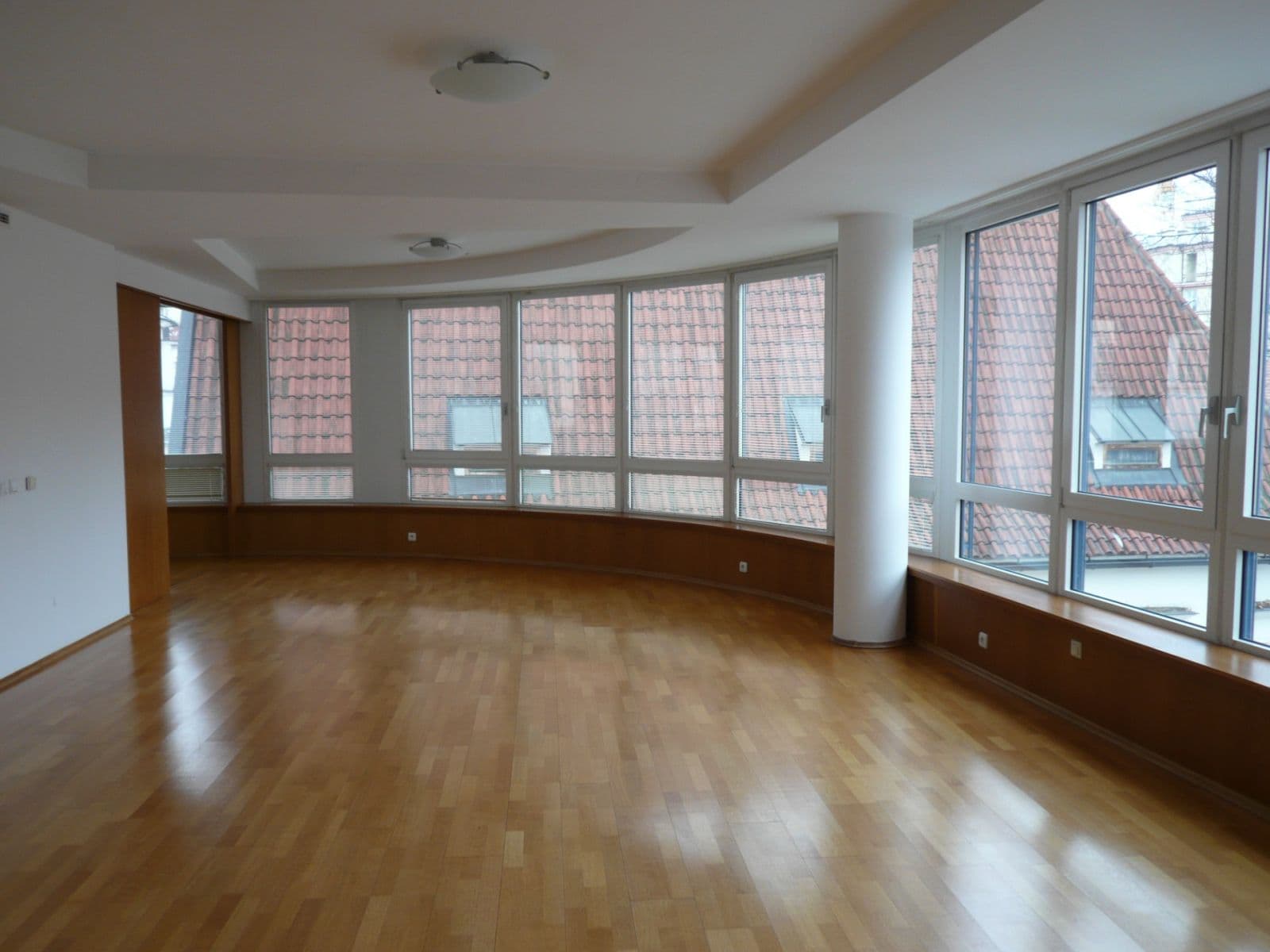 Prenájom bytu 3-izbový 126 m², Jungmannova, Praha, Praha Prenájom bytu 3-izbový 126 m², Jungmannova, Praha, Praha