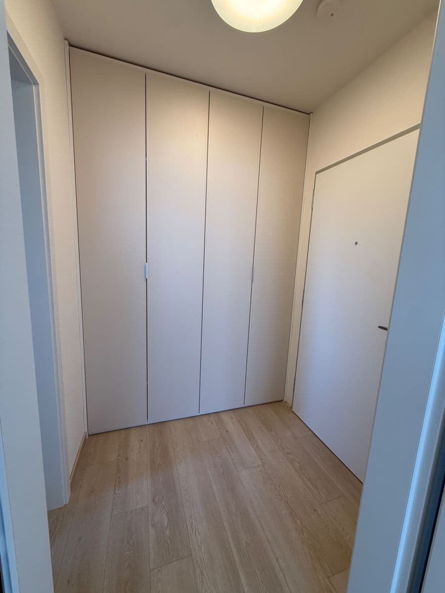 Prenájom bytu 1-izbový 33 m², Poděbradská, Praha, Praha Prenájom bytu 1-izbový 33 m², Poděbradská, Praha, Praha