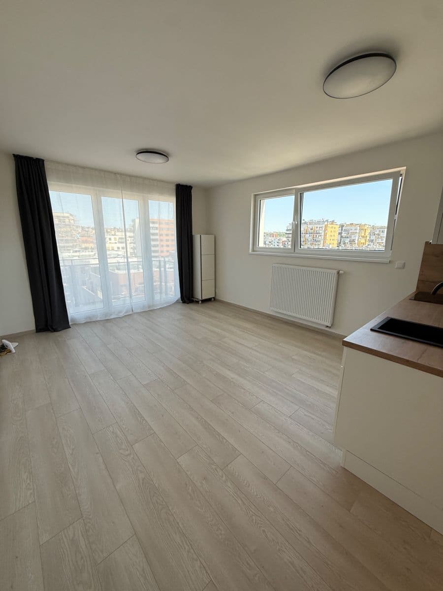 Prenájom bytu 1-izbový 33 m², Poděbradská, Praha, Praha Prenájom bytu 1-izbový 33 m², Poděbradská, Praha, Praha