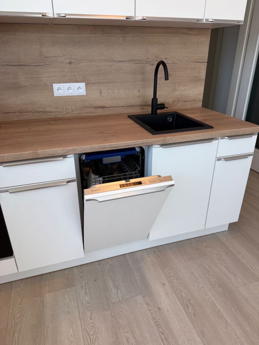 Prenájom bytu 1-izbový 33 m², Poděbradská, Praha, Praha Prenájom bytu 1-izbový 33 m², Poděbradská, Praha, Praha