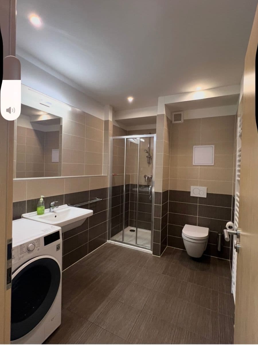 Prenájom bytu 1-izbový 33 m², Dobrovolného, Praha, Praha Prenájom bytu 1-izbový 33 m², Dobrovolného, Praha, Praha