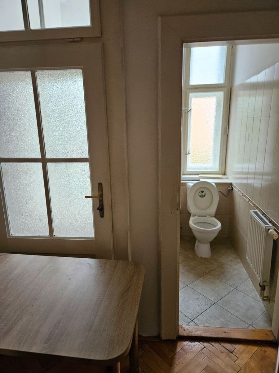 Prenájom bytu 3-izbový 1 m², Polívkova, Olomouc, Olomoucký kraj Prenájom bytu 3-izbový 1 m², Polívkova, Olomouc, Olomoucký kraj