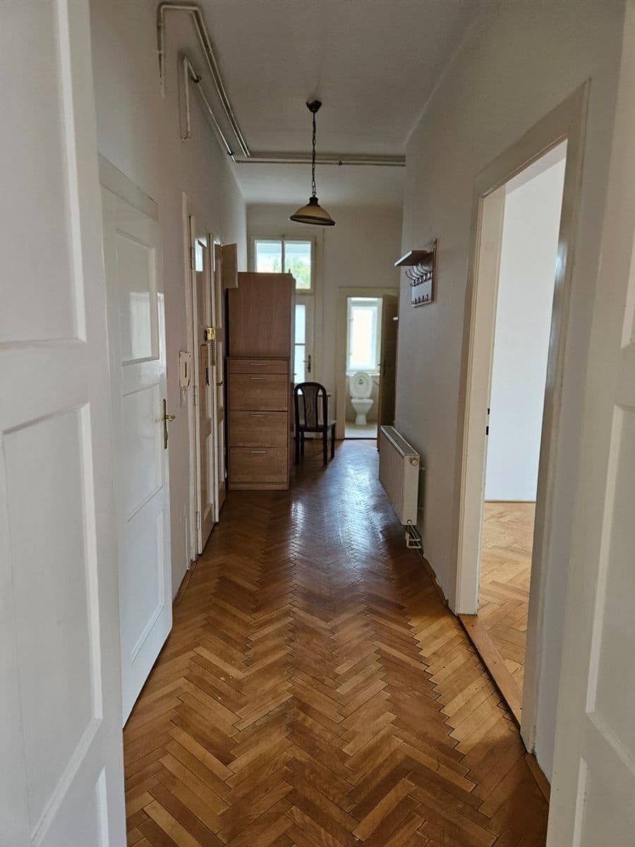 Prenájom bytu 3-izbový 1 m², Polívkova, Olomouc, Olomoucký kraj Prenájom bytu 3-izbový 1 m², Polívkova, Olomouc, Olomoucký kraj