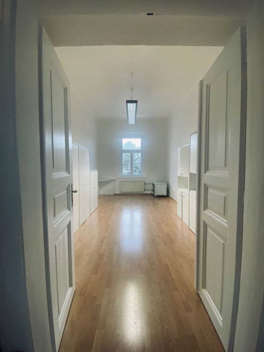 Prenájom kancelárie 125 m², Dubečská, Praha, Praha Prenájom kancelárie 125 m², Dubečská, Praha, Praha