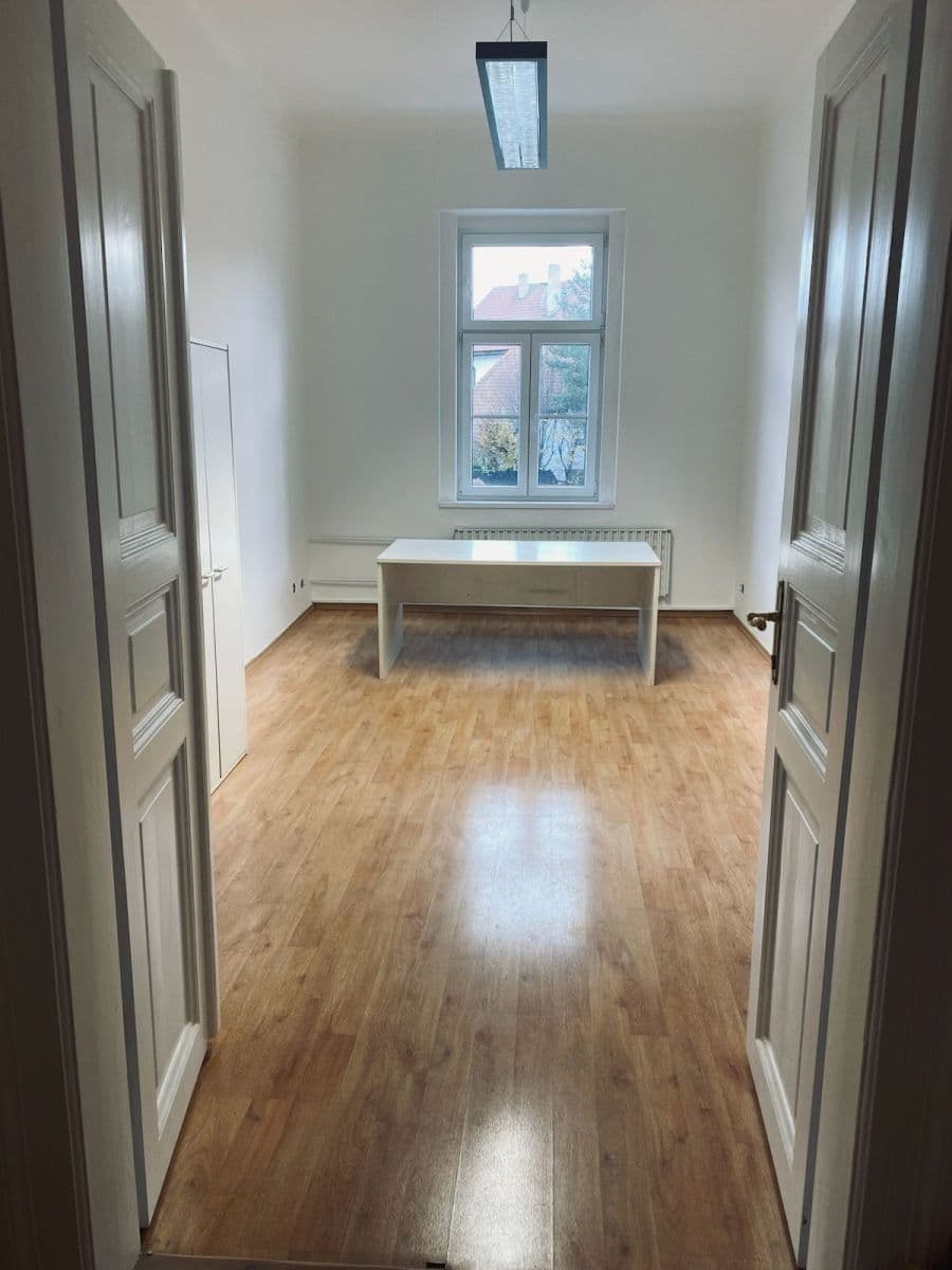 Prenájom kancelárie 125 m², Dubečská, Praha, Praha Prenájom kancelárie 125 m², Dubečská, Praha, Praha