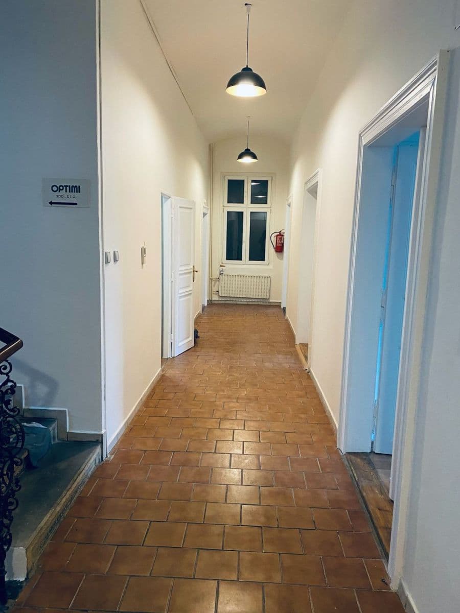 Prenájom kancelárie 125 m², Dubečská, Praha, Praha Prenájom kancelárie 125 m², Dubečská, Praha, Praha