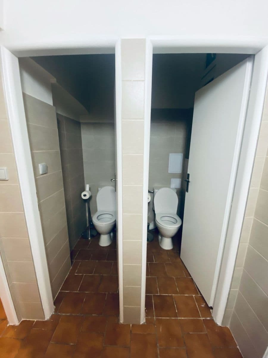 Prenájom kancelárie 125 m², Dubečská, Praha, Praha Prenájom kancelárie 125 m², Dubečská, Praha, Praha