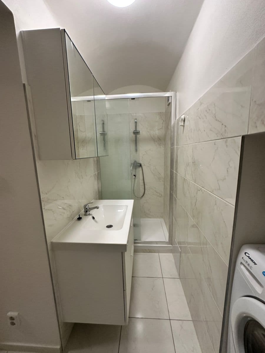 Predaj bytu 1-izbový 33 m², Korunní, Praha, Praha Predaj bytu 1-izbový 33 m², Korunní, Praha, Praha