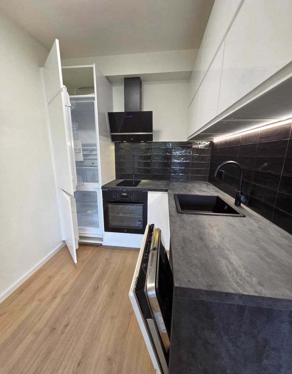 Predaj bytu 2-izbový 42 m², Novodvorská, Praha, Praha Predaj bytu 2-izbový 42 m², Novodvorská, Praha, Praha