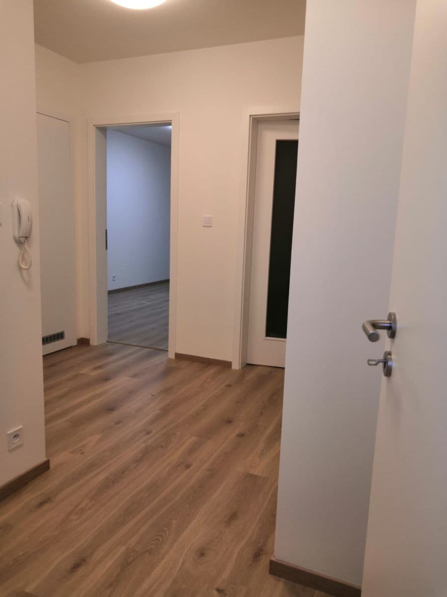 Prenájom bytu 2-izbový 71 m², U Červeného mlýna, Brno, Jihomoravský kraj Prenájom bytu 2-izbový 71 m², U Červeného mlýna, Brno, Jihomoravský kraj