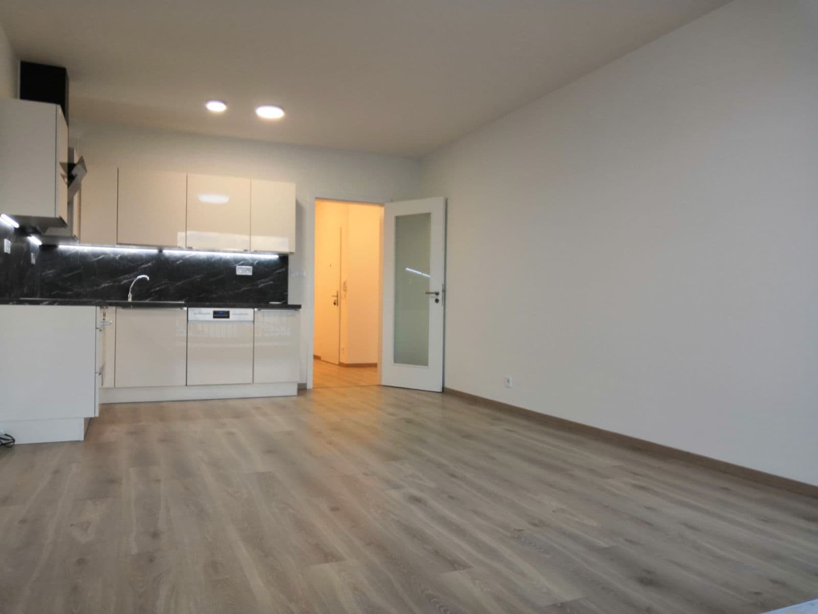 Prenájom bytu 2-izbový 71 m², U Červeného mlýna, Brno, Jihomoravský kraj Prenájom bytu 2-izbový 71 m², U Červeného mlýna, Brno, Jihomoravský kraj