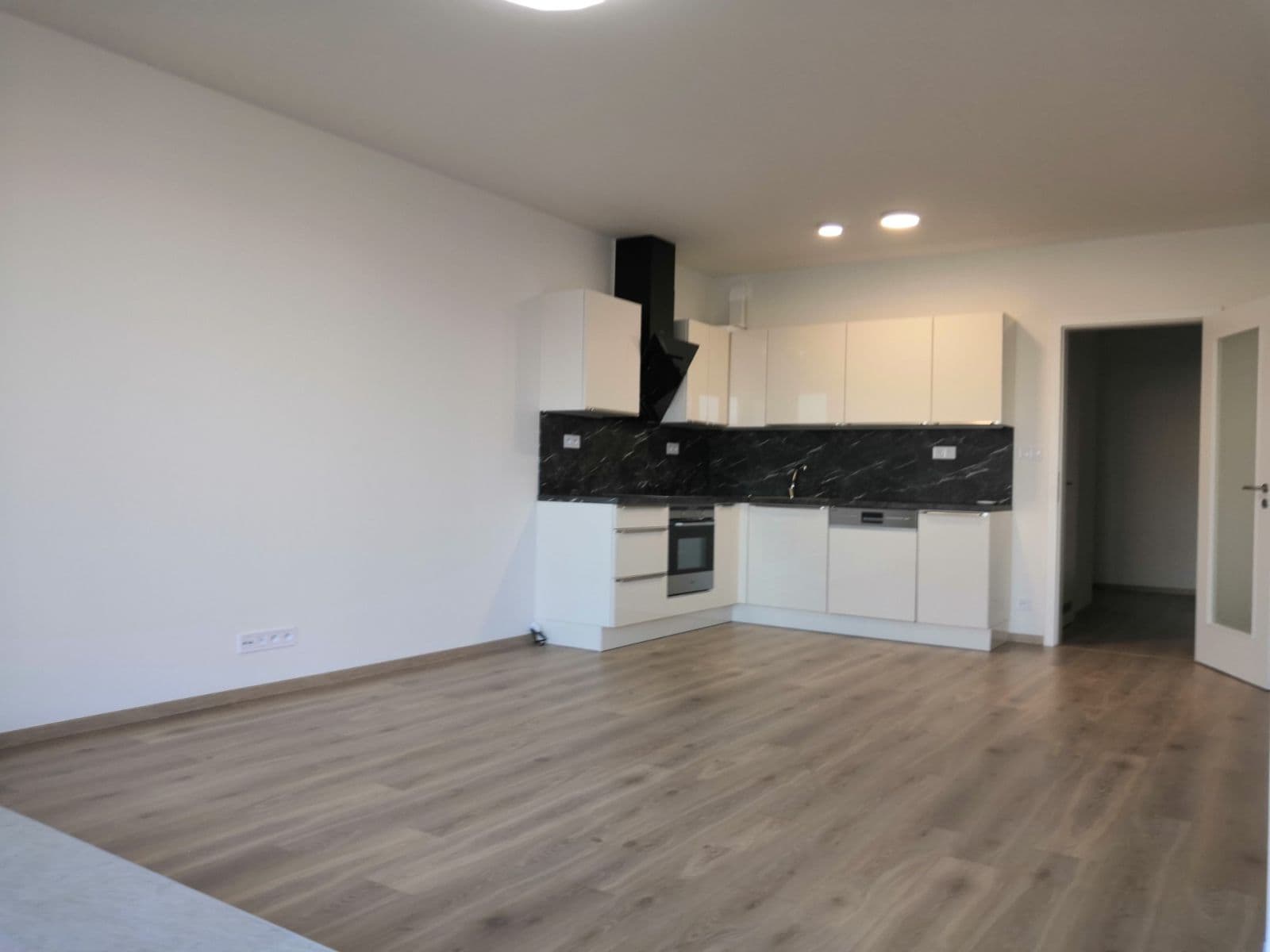 Prenájom bytu 2-izbový 71 m², U Červeného mlýna, Brno, Jihomoravský kraj Prenájom bytu 2-izbový 71 m², U Červeného mlýna, Brno, Jihomoravský kraj