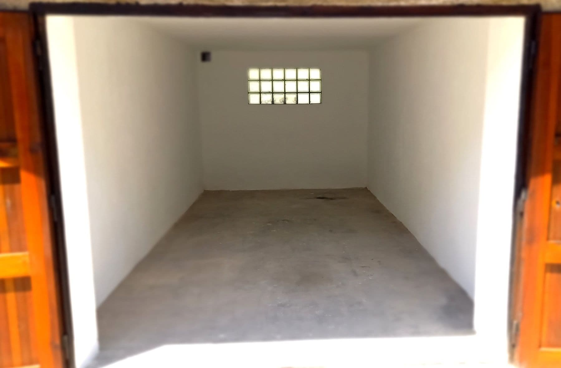 Prenájom garáže 17 m², Benešov, Středočeský kraj Prenájom garáže 17 m², Benešov, Středočeský kraj