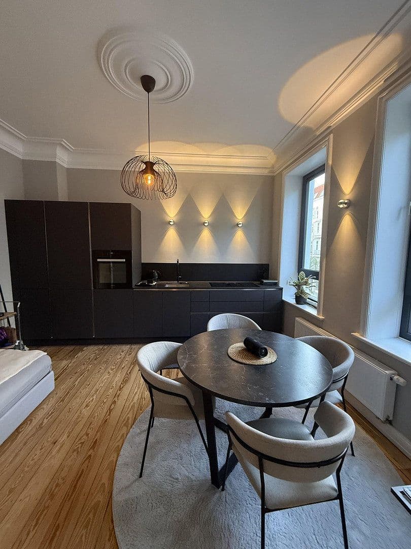 Prenájom bytu 3-izbový 80 m², Holtenauer Straße 213, Kiel, Šlezvicko-Holštajnsko Prenájom bytu 3-izbový 80 m², Holtenauer Straße 213, Kiel, Šlezvicko-Holštajnsko