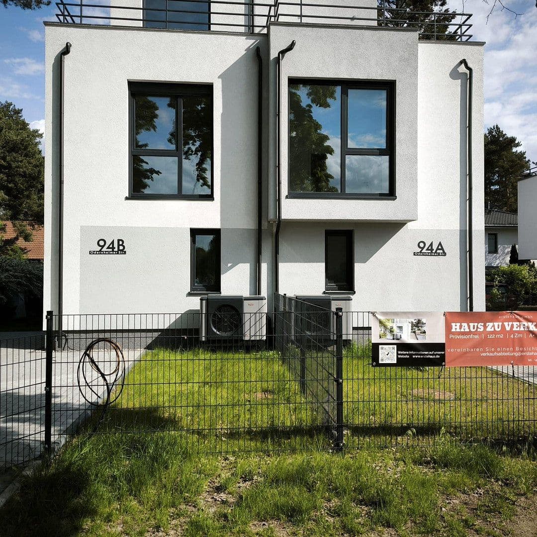 Predaj domu 122 m², pozemek 197 m², Odernheimer Straße 94 B, Berlin, Berlín Predaj domu 122 m², pozemek 197 m², Odernheimer Straße 94 B, Berlin, Berlín