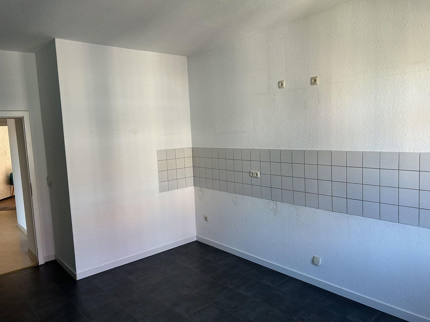 Prenájom bytu 3-izbový 111 m², Breitscheidstr. 7, Kassel, Hesensko Prenájom bytu 3-izbový 111 m², Breitscheidstr. 7, Kassel, Hesensko