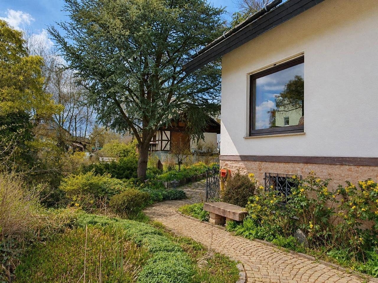 Predaj domu 180 m², pozemek 2.380 m², Bad Berleburg, Severné Porýnie - Westfálsko Predaj domu 180 m², pozemek 2.380 m², Bad Berleburg, Severné Porýnie - Westfálsko
