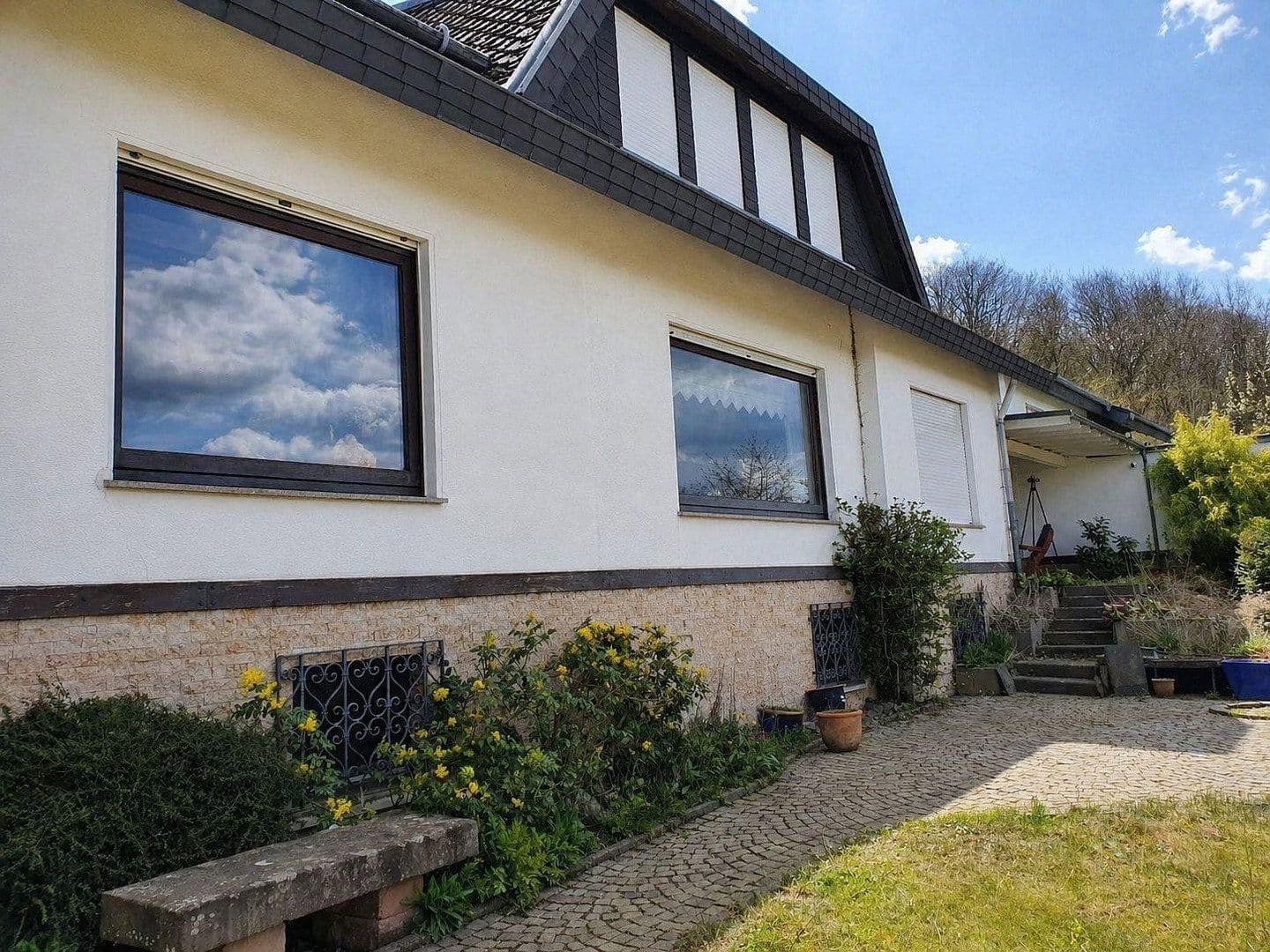 Predaj domu 180 m², pozemek 2.380 m², Bad Berleburg, Severné Porýnie - Westfálsko Predaj domu 180 m², pozemek 2.380 m², Bad Berleburg, Severné Porýnie - Westfálsko