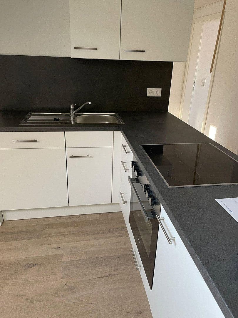 Prenájom bytu 3-izbový 74 m², Friedrichstraße 24/1, Villingen-Schwenningen, Bádensko-Wurttembersko Prenájom bytu 3-izbový 74 m², Friedrichstraße 24/1, Villingen-Schwenningen, Bádensko-Wurttembersko