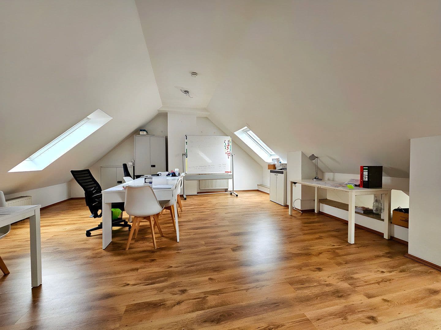 Prenájom bytu 3-izbový 92 m², Amtsgericht Langenfeld 15, Langenfeld (Rheinland), Severné Porýnie - Westfálsko Prenájom bytu 3-izbový 92 m², Amtsgericht Langenfeld 15, Langenfeld (Rheinland), Severné Porýnie - Westfálsko